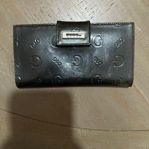 guess wallet